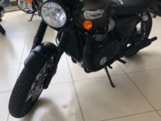 TRIUMPH BONNEVILLE 2021/2021 JASER MOTOS LAJEADO / Carros no Vale