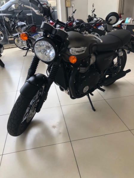 TRIUMPH BONNEVILLE 2021/2021 JASER MOTOS LAJEADO / Carros no Vale