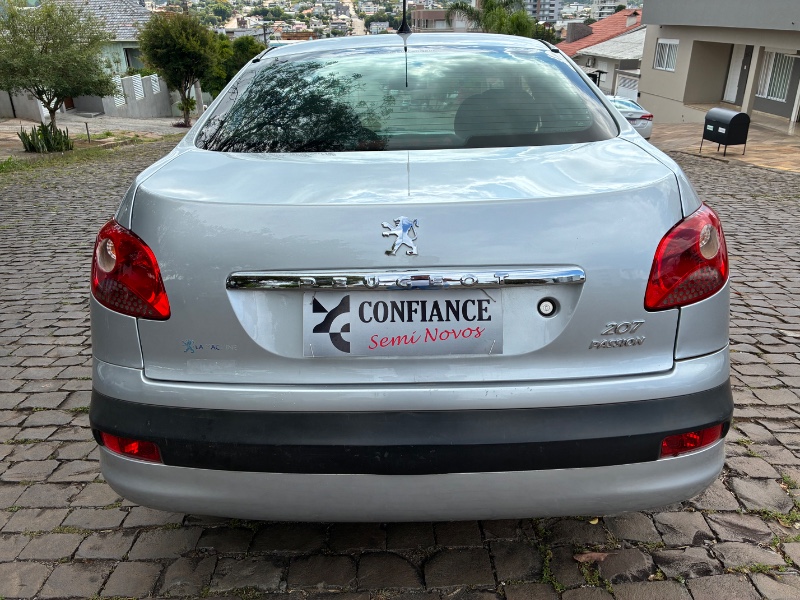 PEUGEOT 207 SEDAN 207 PASSION XR SPORT 1.4 8V (FLEX) 2011/2011 COMPLETO VEÍCULOS GUAPORÉ / Carros no Vale