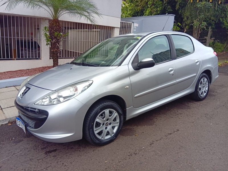 PEUGEOT 207PASSION XR 1.4 2010/2011 ALTERNATIVA VEÍCULOS LAJEADO / Carros no Vale