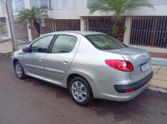 PEUGEOT 207PASSION XR 1.4 2010/2011 ALTERNATIVA VEÍCULOS LAJEADO / Carros no Vale