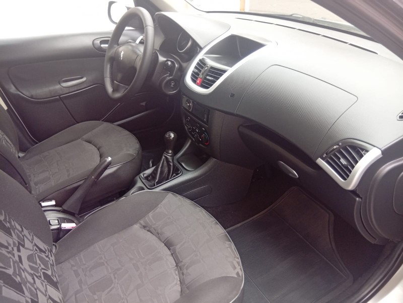 PEUGEOT 207PASSION XR 1.4 2010/2011 ALTERNATIVA VEÍCULOS LAJEADO / Carros no Vale