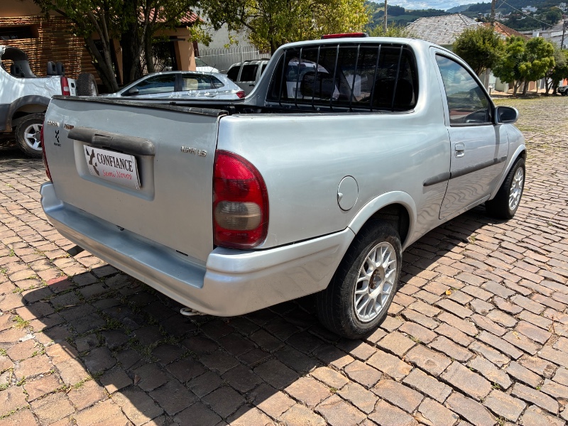 CHEVROLET CORSA 1.6 GL CS PICK-UP 8V 2001/2001 COMPLETO VEÍCULOS GUAPORÉ / Carros no Vale CHEVROLET CORSA 1.6 GL CS PICK-UP 8V 2001/2001 COMPLETO VEÍCULOS GUAPORÉ / Carros no Vale