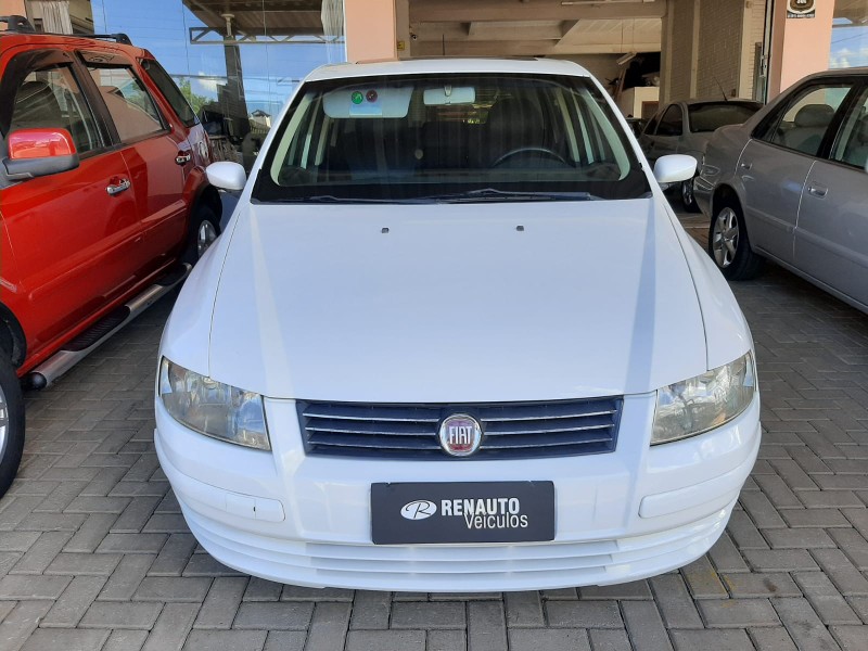 FIAT STILO 1.8 2004/2005 RENAUTO VEÍCULOS LAJEADO / Carros no Vale FIAT STILO 1.8 2004/2005 RENAUTO VEÍCULOS LAJEADO / Carros no Vale
