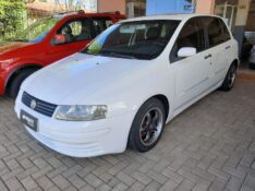 FIAT STILO 1.8 2004/2005 RENAUTO VEÍCULOS LAJEADO / Carros no Vale
