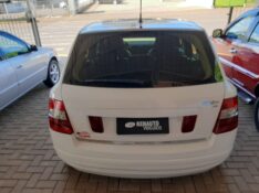 FIAT STILO 1.8 2004/2005 RENAUTO VEÍCULOS LAJEADO / Carros no Vale