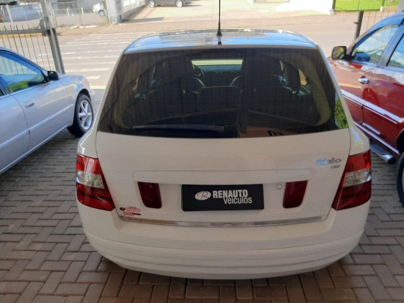 FIAT STILO 1.8 2004/2005 RENAUTO VEÍCULOS LAJEADO / Carros no Vale FIAT STILO 1.8 2004/2005 RENAUTO VEÍCULOS LAJEADO / Carros no Vale
