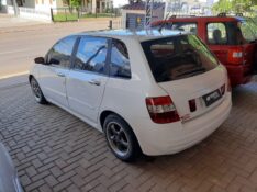 FIAT STILO 1.8 2004/2005 RENAUTO VEÍCULOS LAJEADO / Carros no Vale