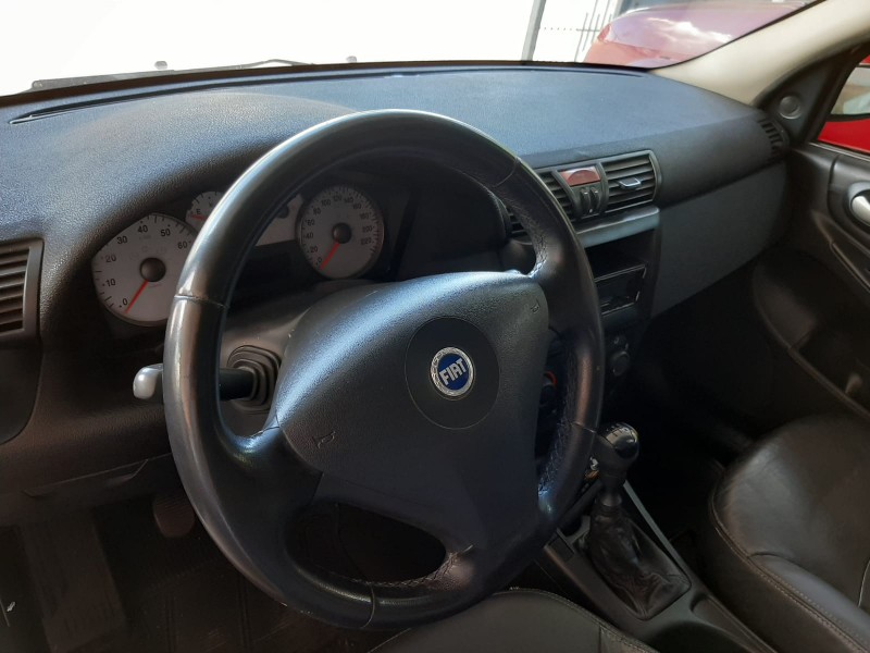FIAT STILO 1.8 2004/2005 RENAUTO VEÍCULOS LAJEADO / Carros no Vale FIAT STILO 1.8 2004/2005 RENAUTO VEÍCULOS LAJEADO / Carros no Vale