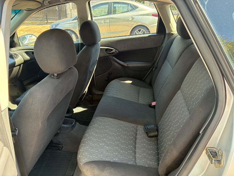 FORD FOCUS 1.6 FLEX HA 2007/2007 COMPLETO VEÍCULOS GUAPORÉ / Carros no Vale