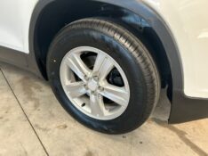 CHEVROLET TRACKER 1.8 MPFI LT 4X2 16V FLEX 4P AUTOMÁTICO 2015/2016 LAVENDA VEÍCULOS ARROIO DO MEIO / Carros no Vale