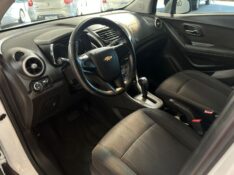 CHEVROLET TRACKER 1.8 MPFI LT 4X2 16V FLEX 4P AUTOMÁTICO 2015/2016 LAVENDA VEÍCULOS ARROIO DO MEIO / Carros no Vale
