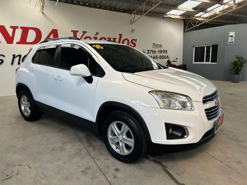 CHEVROLET TRACKER 1.8 MPFI LT 4X2 16V FLEX 4P AUTOMÁTICO 2015/2016 LAVENDA VEÍCULOS ARROIO DO MEIO / Carros no Vale