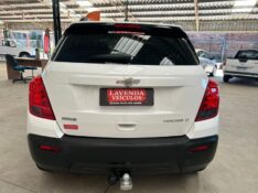 CHEVROLET TRACKER 1.8 MPFI LT 4X2 16V FLEX 4P AUTOMÁTICO 2015/2016 LAVENDA VEÍCULOS ARROIO DO MEIO / Carros no Vale