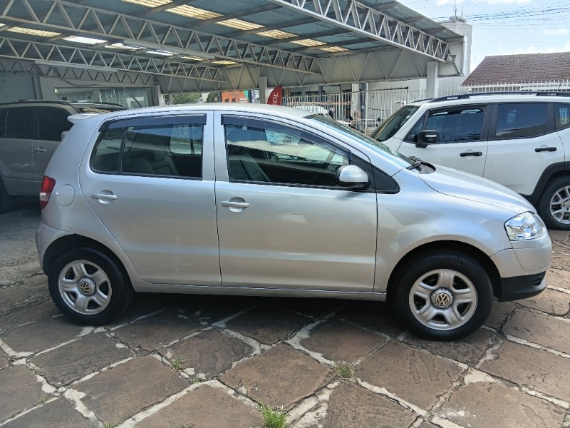 VOLKSWAGEN FOX 1.0 MI TREND 8V 2010/2010 SCHAEFER AUTOMÓVEIS TEUTÔNIA / Carros no Vale