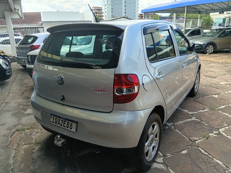VOLKSWAGEN FOX 1.0 MI TREND 8V 2010/2010 SCHAEFER AUTOMÓVEIS TEUTÔNIA / Carros no Vale