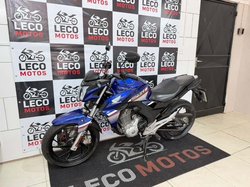 HONDA MOTOS CB 250F TWISTER 2022/2022 LECO MOTOS VENÂNCIO AIRES / Carros no Vale