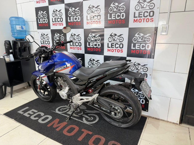 HONDA MOTOS CB 250F TWISTER 2022/2022 LECO MOTOS VENÂNCIO AIRES / Carros no Vale