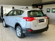 TOYOTA RAV4 2.0 4X4 16V 2014/2014 JOÃO CARROS MULTIMARCAS GUAPORÉ / Carros no Vale