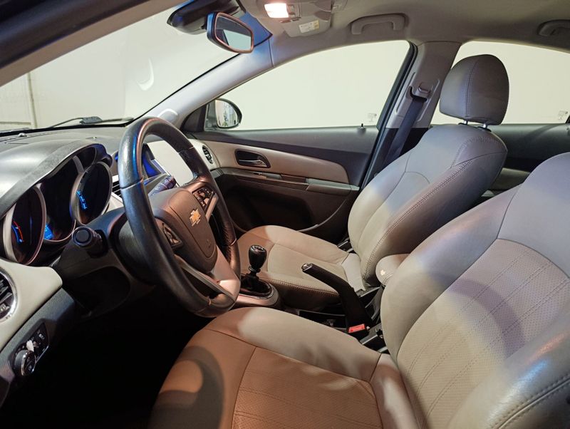 Chevrolet Chev Cruze Lt Nb 2014/2014 SIM VEÍCULOS PORTO ALEGRE / Carros no Vale