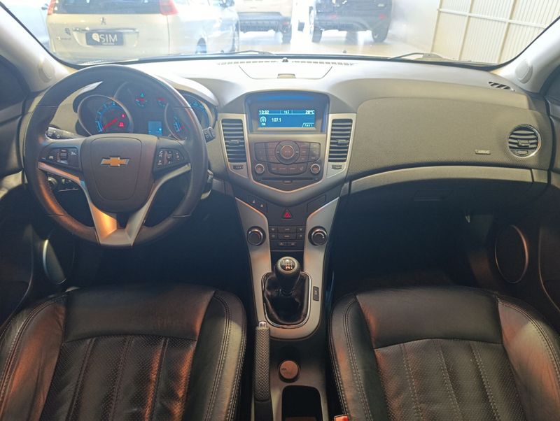 Chevrolet Cruze 1.8 Lt 16v 2014/2014 SIM VEÍCULOS PORTO ALEGRE / Carros no Vale