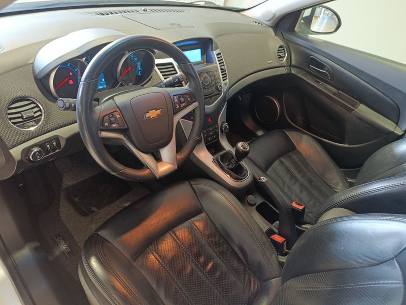 Chevrolet Cruze 1.8 Lt 16v 2014/2014 SIM VEÍCULOS PORTO ALEGRE / Carros no Vale