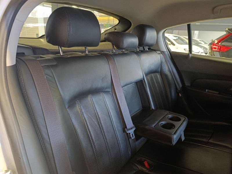 Chevrolet Cruze 1.8 Lt 16v 2014/2014 SIM VEÍCULOS PORTO ALEGRE / Carros no Vale