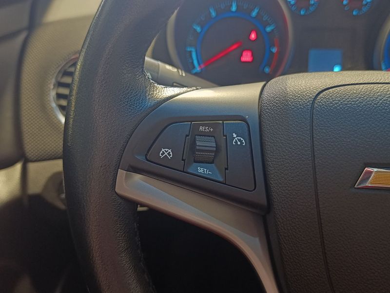 Chevrolet Cruze 1.8 Lt 16v 2014/2014 SIM VEÍCULOS PORTO ALEGRE / Carros no Vale