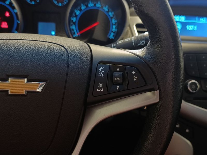 Chevrolet Cruze 1.8 Lt 16v 2014/2014 SIM VEÍCULOS PORTO ALEGRE / Carros no Vale