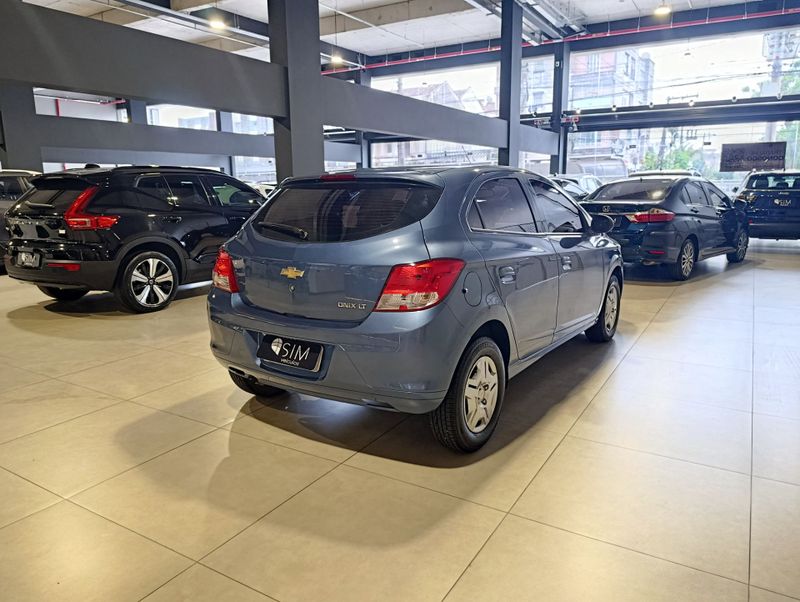 Chevrolet Onix 1.0 Lt 8v 2014/2015 SIM VEÍCULOS PORTO ALEGRE / Carros no Vale