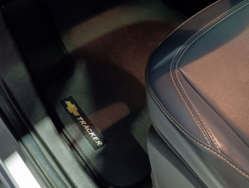 Chevrolet Tracker Premier 1.2 Turbo 12v 2022/2022 SIM VEÍCULOS PORTO ALEGRE / Carros no Vale