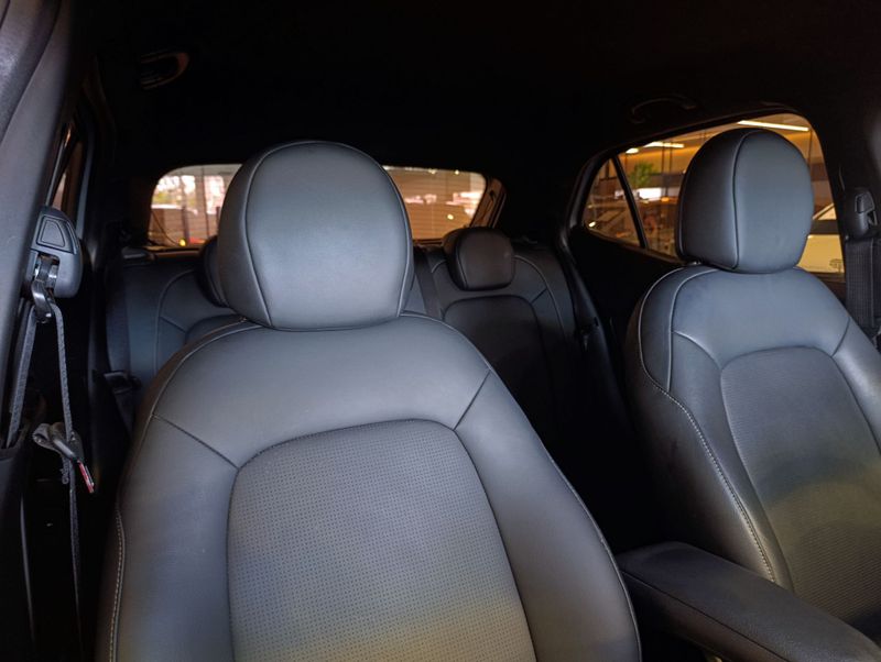 Fiat Argo Hgt 1.8 16v 2017/2018 SIM VEÍCULOS PORTO ALEGRE / Carros no Vale