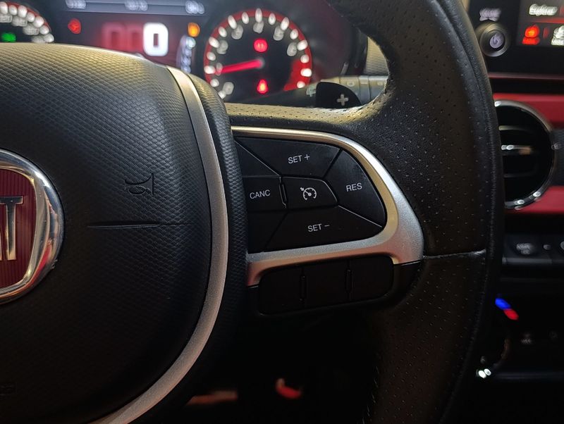 Fiat Argo Hgt 1.8 16v 2017/2018 SIM VEÍCULOS PORTO ALEGRE / Carros no Vale