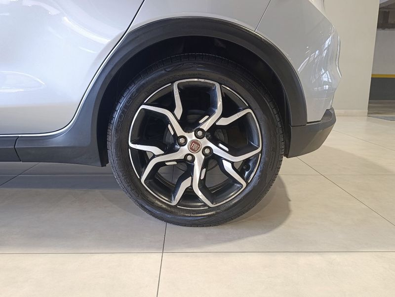 Fiat Argo Hgt 1.8 16v 2017/2018 SIM VEÍCULOS PORTO ALEGRE / Carros no Vale