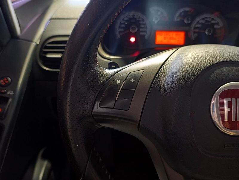 Fiat Idea Adventure 1.8 2015/2016 SIM VEÍCULOS PORTO ALEGRE / Carros no Vale