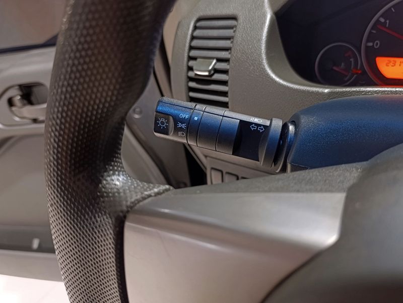 Nissan Frontier S 4×4 2015/2016 SIM VEÍCULOS PORTO ALEGRE / Carros no Vale