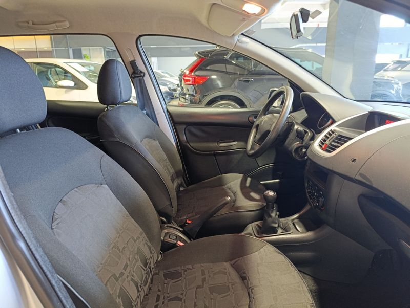 Peugeot 207 Sw Xr 1.4 8v 2010/2011 SIM VEÍCULOS PORTO ALEGRE / Carros no Vale