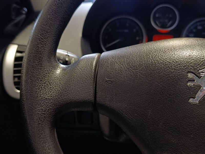 Peugeot 207 Sw Xr 1.4 8v 2010/2011 SIM VEÍCULOS PORTO ALEGRE / Carros no Vale