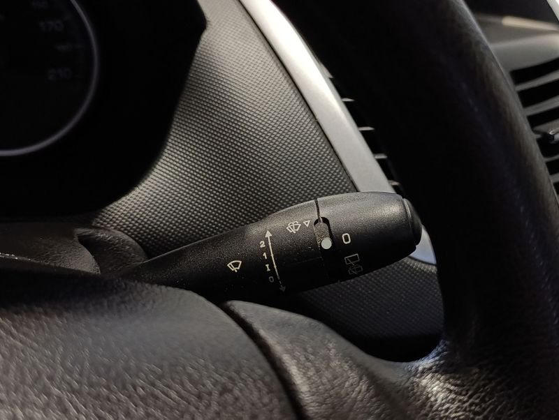 Peugeot 207 Sw Xr 1.4 8v 2010/2011 SIM VEÍCULOS PORTO ALEGRE / Carros no Vale