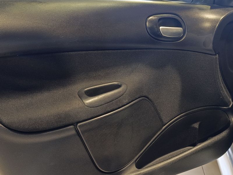 Peugeot 207 Sw Xr 1.4 8v 2010/2011 SIM VEÍCULOS PORTO ALEGRE / Carros no Vale