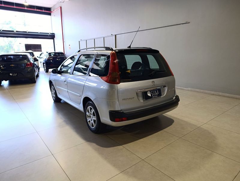 Peugeot 207 Sw Xr 1.4 8v 2010/2011 SIM VEÍCULOS PORTO ALEGRE / Carros no Vale