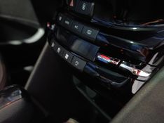 Peugeot 208 Urbantech 1.6 2017/2018 SIM VEÍCULOS PORTO ALEGRE / Carros no Vale
