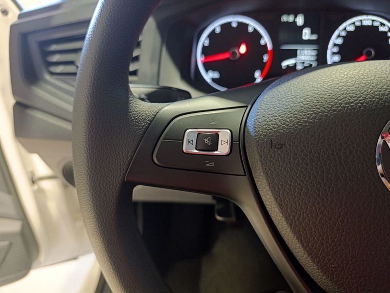 Volkswagen Polo Track 1.0 12v 2023/2024 SIM VEÍCULOS PORTO ALEGRE / Carros no Vale