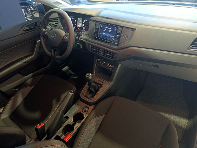 Volkswagen Polo Track 1.0 12v 2023/2024 SIM VEÍCULOS PORTO ALEGRE / Carros no Vale