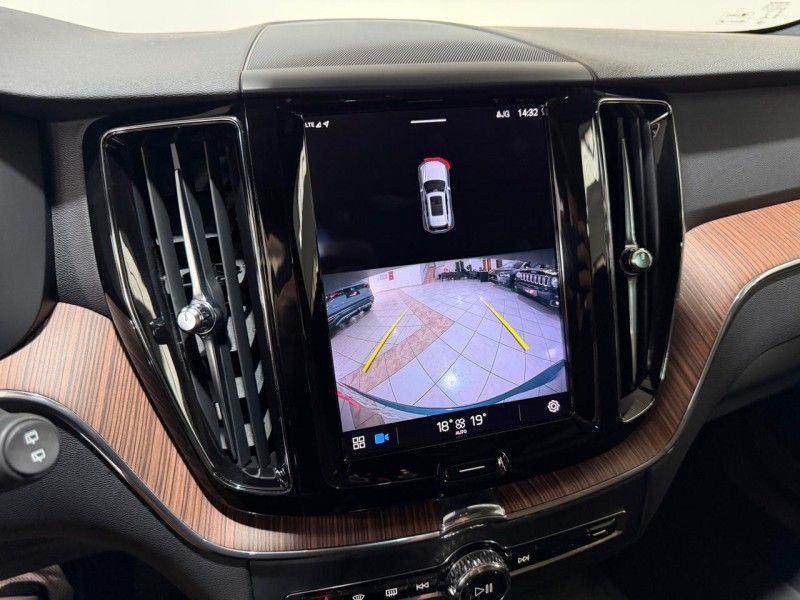 VOLVO XC60 2.0 T8 EXPRESS HÍBRIDO INSCRIPT 2021/2022 SUL SERRA MOTORS CAXIAS DO SUL / Carros no Vale VOLVO XC60 2.0 T8 EXPRESS HÍBRIDO INSCRIPT 2021/2022 SUL SERRA MOTORS CAXIAS DO SUL / Carros no Vale