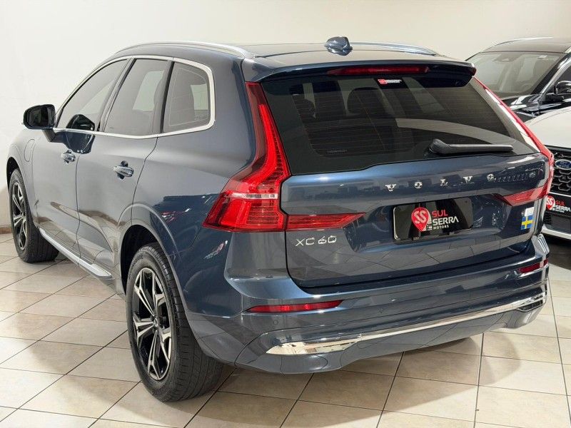 VOLVO XC60 2.0 T8 EXPRESS HÍBRIDO INSCRIPT 2021/2022 SUL SERRA MOTORS CAXIAS DO SUL / Carros no Vale VOLVO XC60 2.0 T8 EXPRESS HÍBRIDO INSCRIPT 2021/2022 SUL SERRA MOTORS CAXIAS DO SUL / Carros no Vale