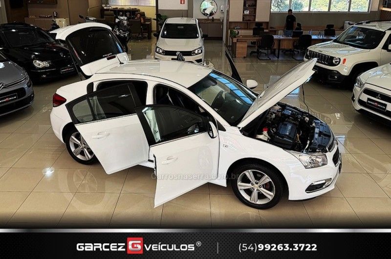 CHEVROLET CRUZE 1.8 LT SPORT6 16V 2016/2016 GARCEZ VEÍCULOS BENTO GONÇALVES / Carros no Vale