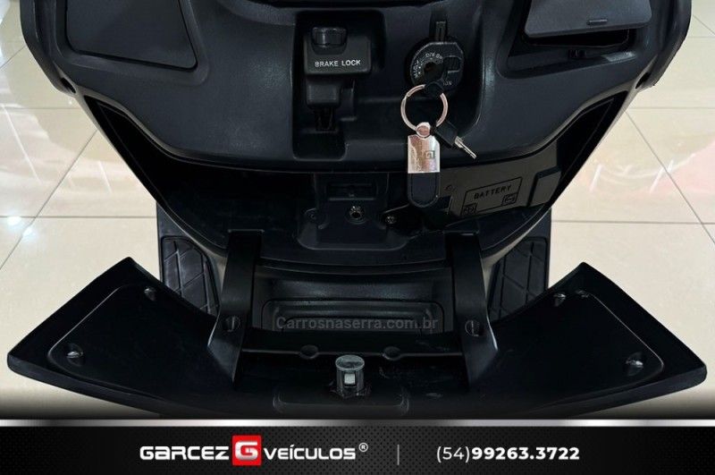 SUZUKI BURGMAN 400 2001/2001 GARCEZ VEÍCULOS BENTO GONÇALVES / Carros no Vale