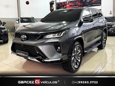 TOYOTA HILUX SW4 2.8 SRX 4X4 DIAMOND 16V TURBO 7 LUGARES 2022/2022 GARCEZ VEÍCULOS BENTO GONÇALVES / Carros no Vale