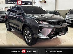 TOYOTA HILUX SW4 2.8 SRX 4X4 DIAMOND 16V TURBO 7 LUGARES 2022/2022 GARCEZ VEÍCULOS BENTO GONÇALVES / Carros no Vale